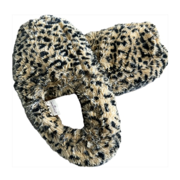 💕 NIB Warmies Wellness Cheetah Print Plush Lavender Aromatherapy Slippers - Picture 1 of 5